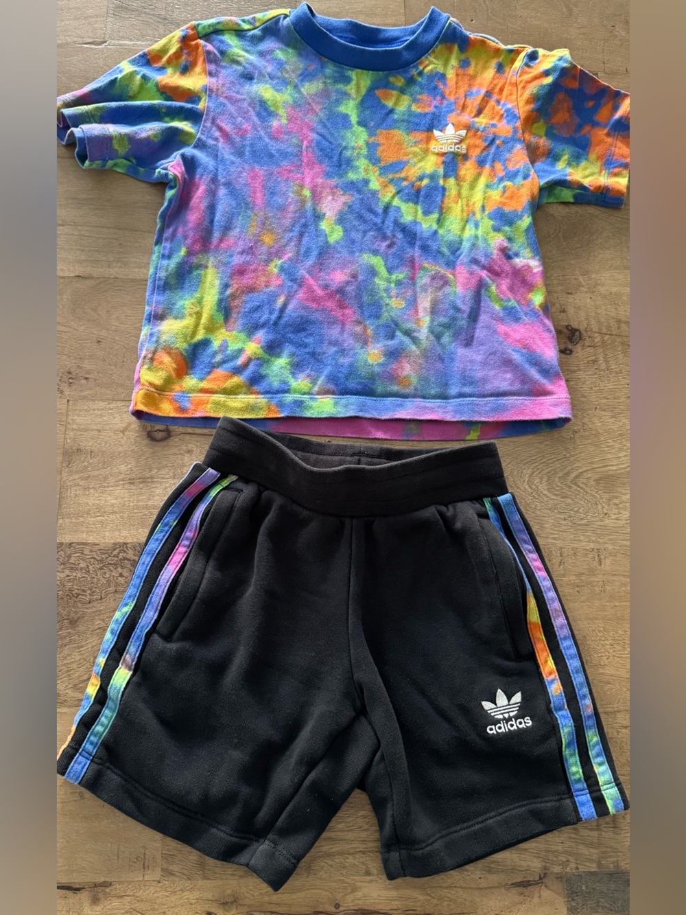 adidas Kids Black Shorts set Rainbow Stripe Detail sz 3-4 years